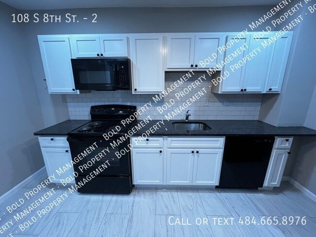 Building Photo - 108 S 8th St Unit 2
