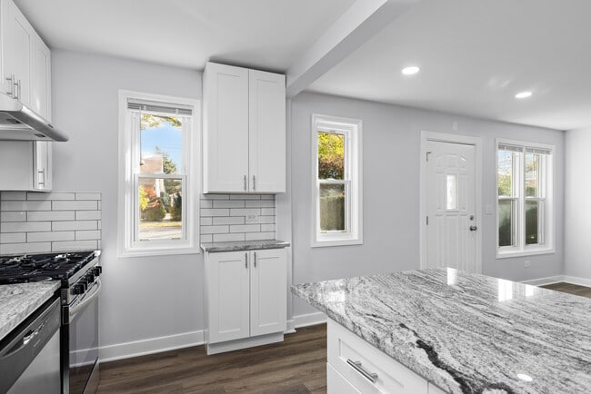 Photo - 1830 White St