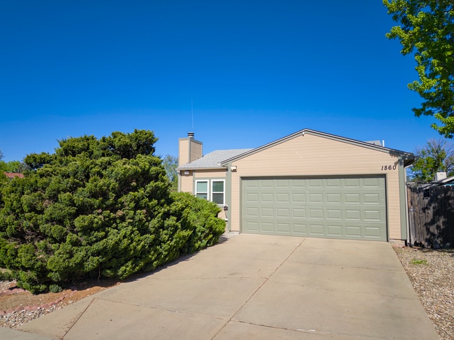 Photo - 1860 Logan St