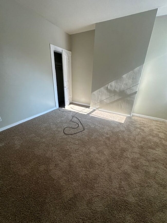 Photo - 4 Bed, 2 Bath in Oakland- Available Aug 1-...