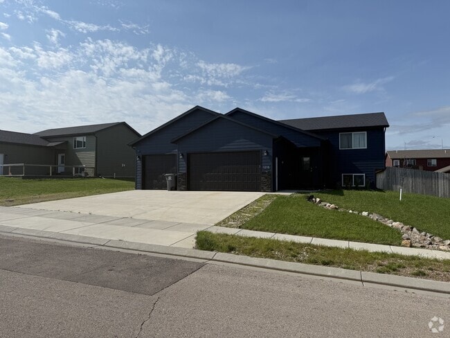 Building Photo - 1215 Kodiak Dr Rental