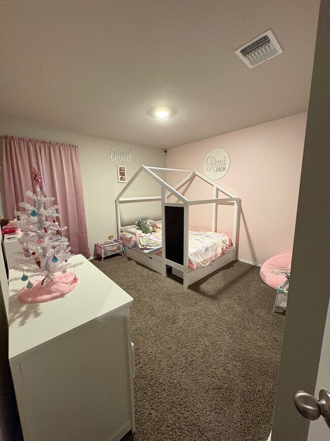 Photo - 4 bedrooms Home in Creekside Hills