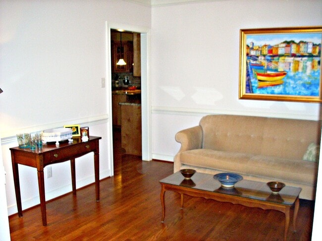 Photo - 3-4 BR / 2.5 BA Lovely Two-Story in The Highlands