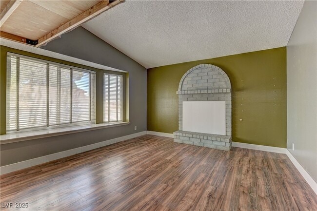 Building Photo - 3959 Avila St Rental