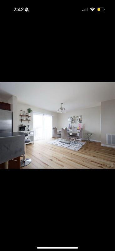 Photo - 10029 Ash St