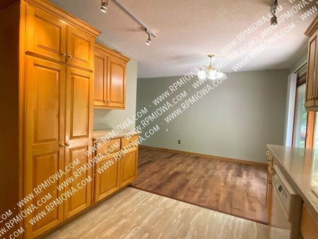 Photo - 713 SE Hackley Ave