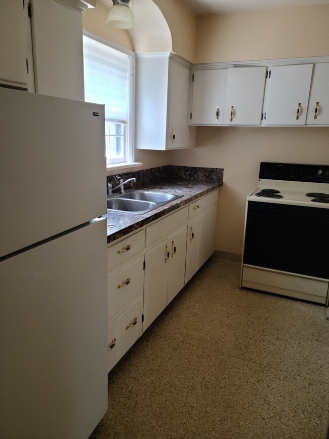 Photo - 936 E Benton St Unit 936