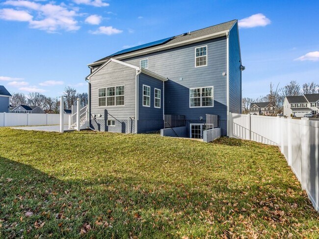 Photo - Luxurious Living Lewis Style: A Spacious 5-Bedroom Home with Modern Elegance