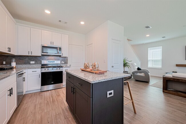 Photo - 17711 Vernonia Ln