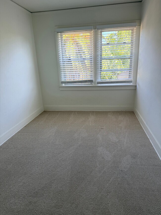 592 Palm Ave Unit 592B