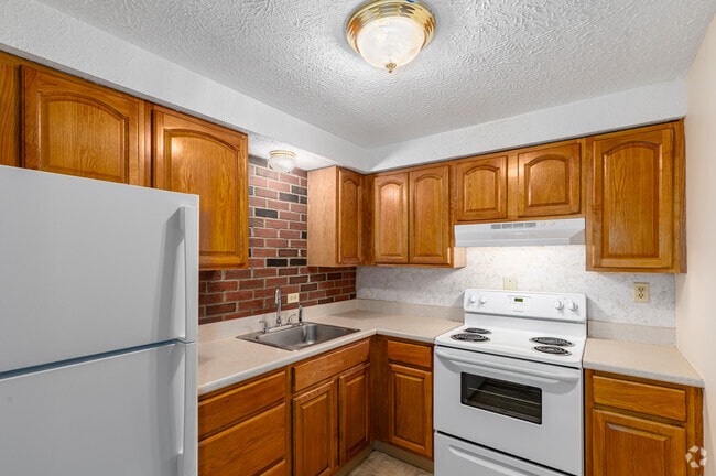 1BR, 1BA With Fireplace - Kitchen