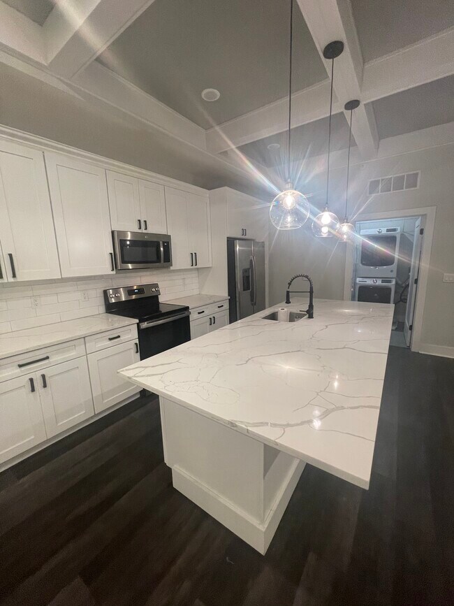 Photo - 5830 HENRY Ave