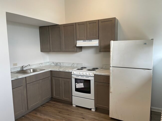 Photo - 3400 Main St Unit 2B