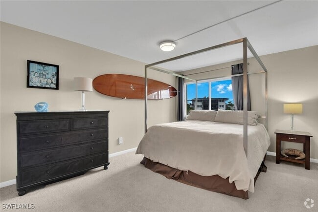 Building Photo - 3410 Gulf Shore Blvd N Unit 302 Rental