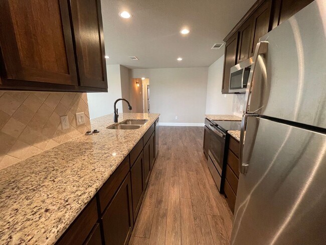 Photo - 8113-8115 Tanner Unit 8115