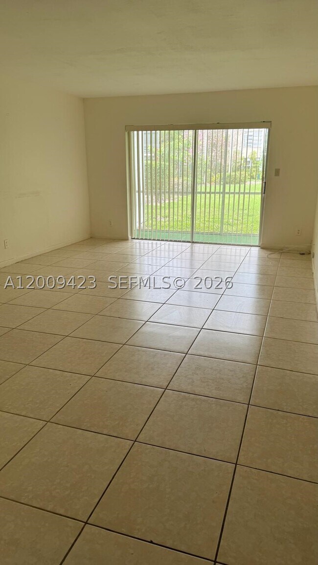 Photo - 3774 Inverrary Dr Unit 105P