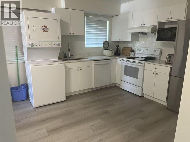 Photo - 2XXX W King Edward Ave