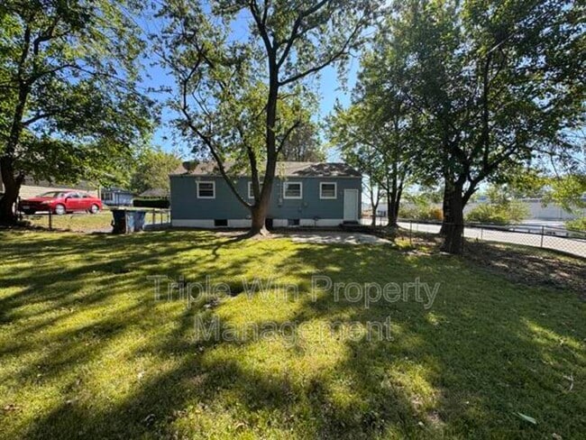 Photo - 8629 Elwyn Dr