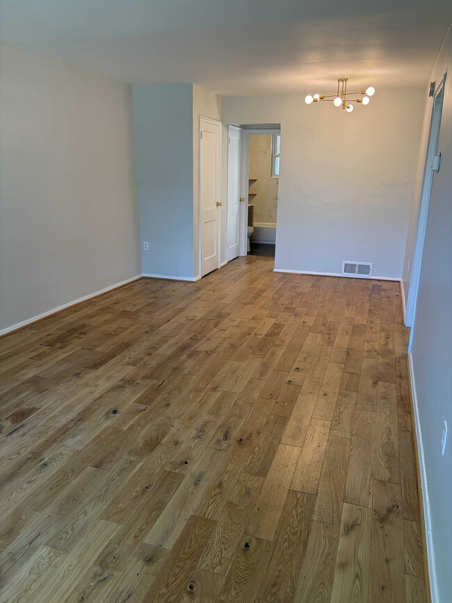 107 Victor St NE Unit 1
