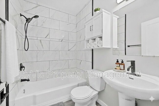 Photo - 10047-10154 154 St Unit One-Bedroom