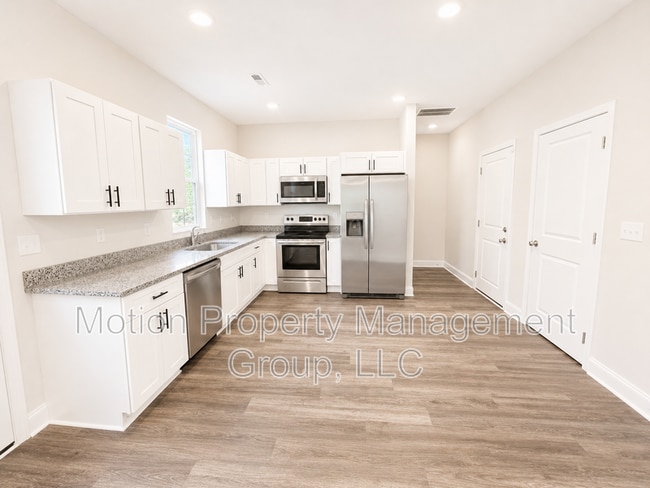 Photo - 523 Leland St