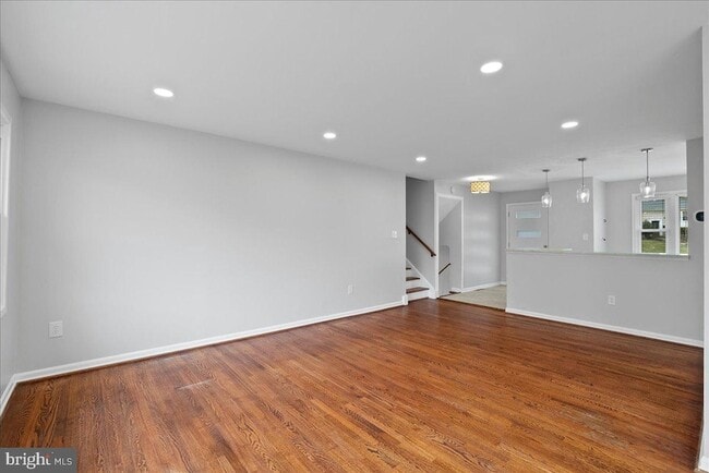 Photo - 7845 Brompton St