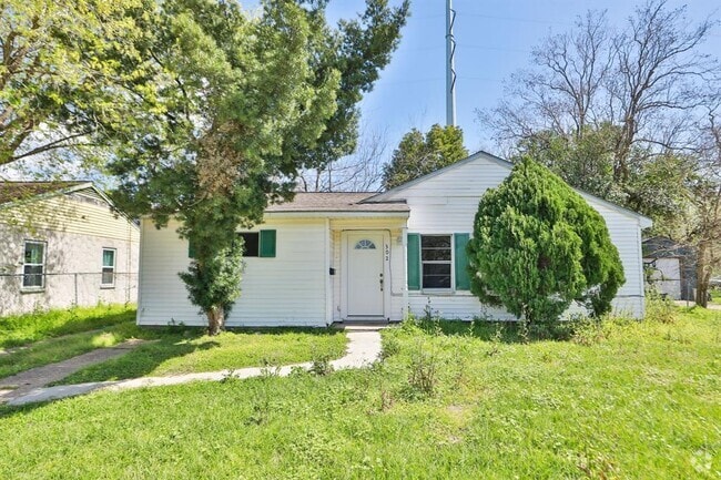 Building Photo - 302 14th St N Rental