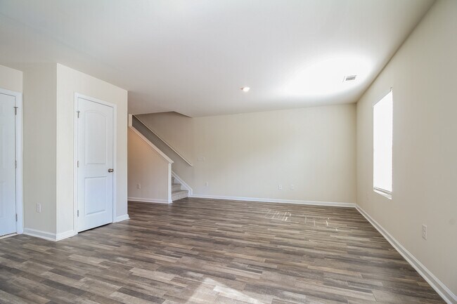 Photo - 246 Wadsworth Rd