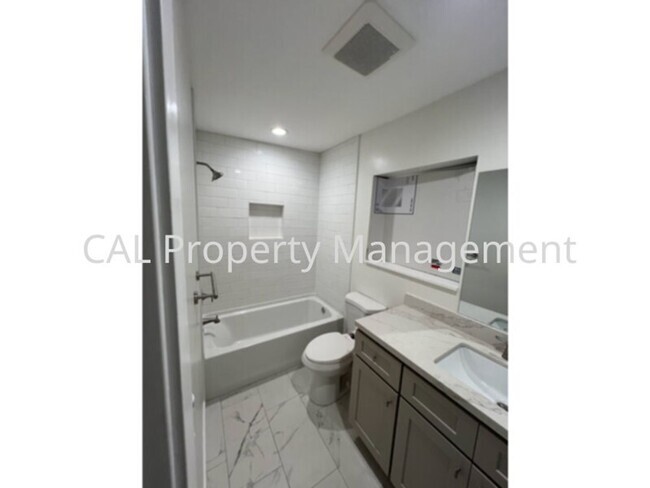 Building Photo - 347 8th St Unit A Rental