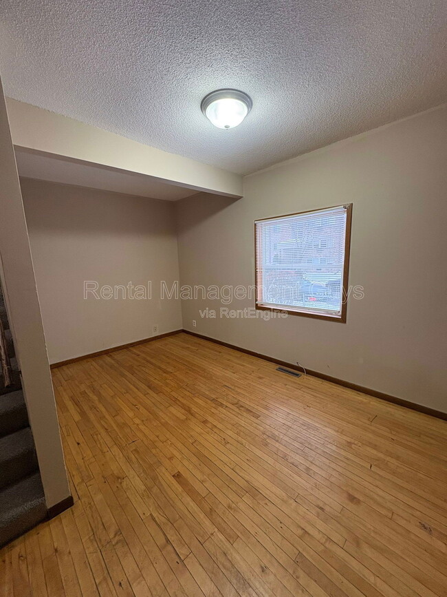 Photo - 3319 Longfellow Ave