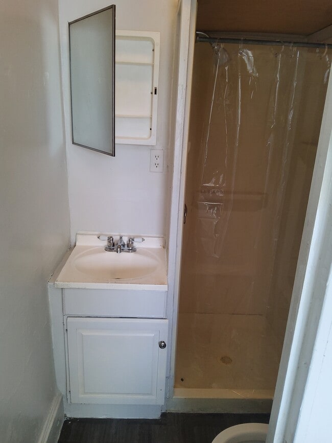 3-120 Bathroom