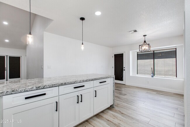 Photo - 1112 N 87th St