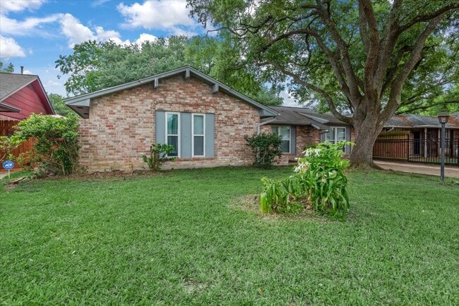 Photo - 1935 Barnsley Ln