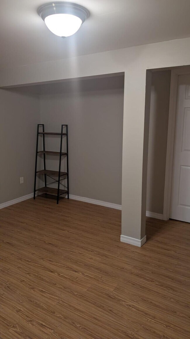 Photo - 619 Willow Rd