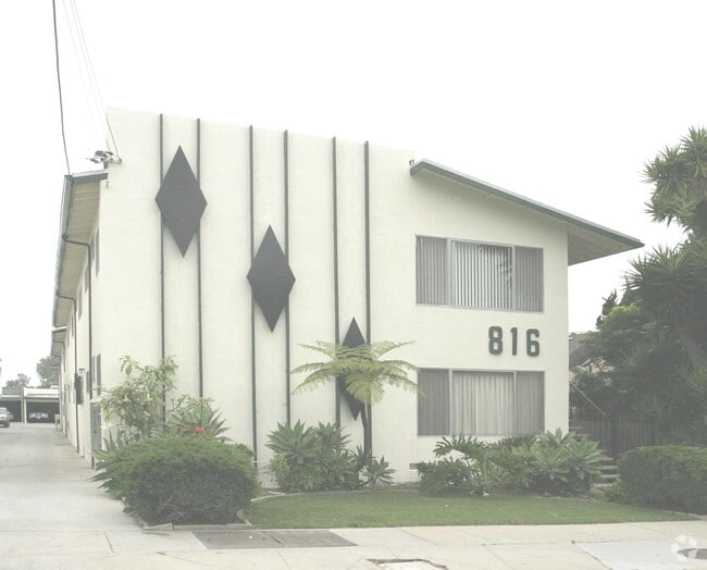 816 N Victor Ave.