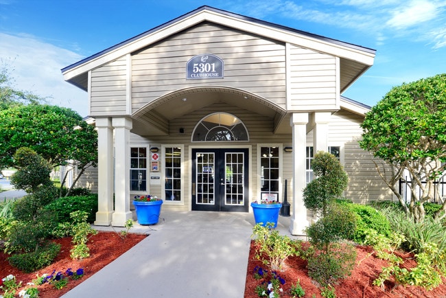 Photo - Commander Place Apartment Homes