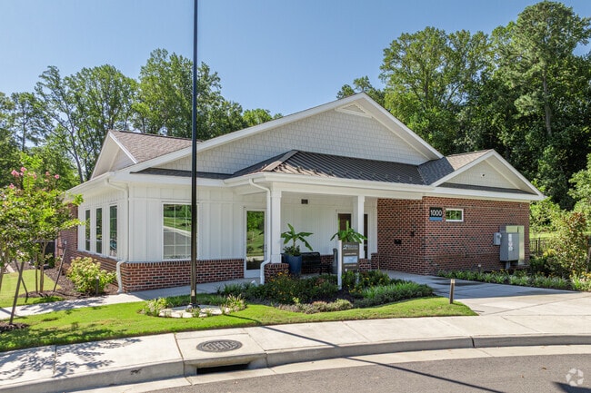 2 Rivers Apartment Homes