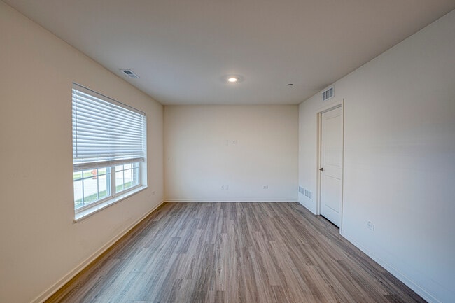 Photo - 2945 Showplace Dr