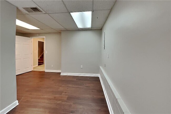 Photo - 3945 Piper Glen Dr NE