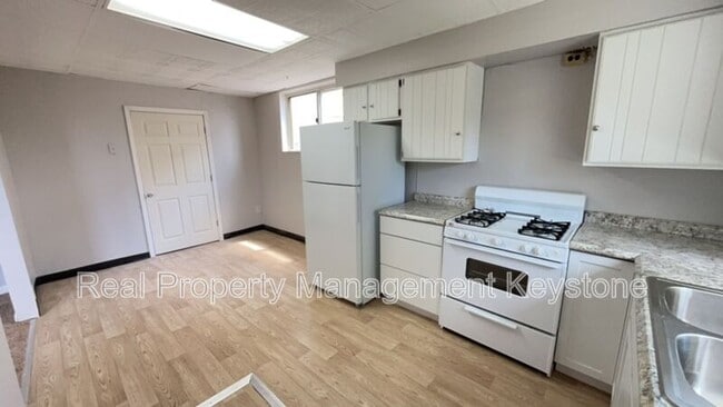 Building Photo - 630 Margaret St Rental