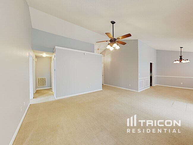 Photo - 117 Sweet Thorne Rd