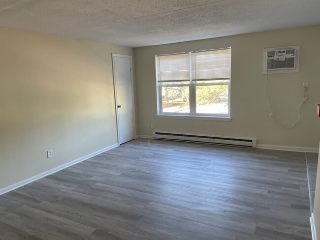 Photo - 1600 Kingston Ave Unit 44