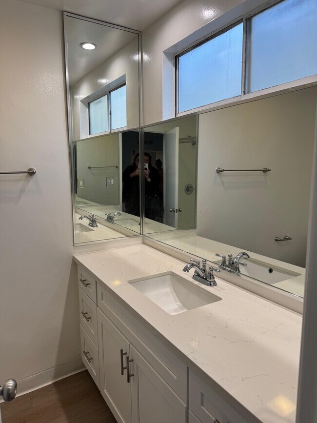 Photo - Cape Brentwood