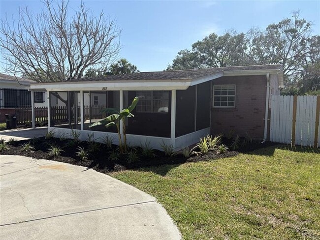 Tarpon Springs home close to downtown! - Tarpon Springs home close to downtown!