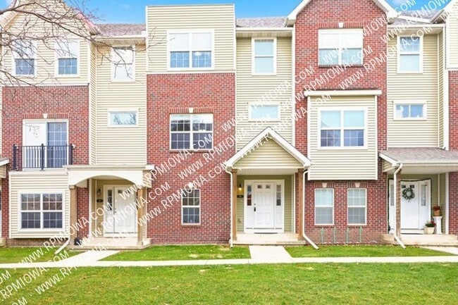 Building Photo - 9140 Greenspire Dr