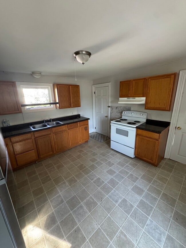 Photo - 72 Pier St Unit 2