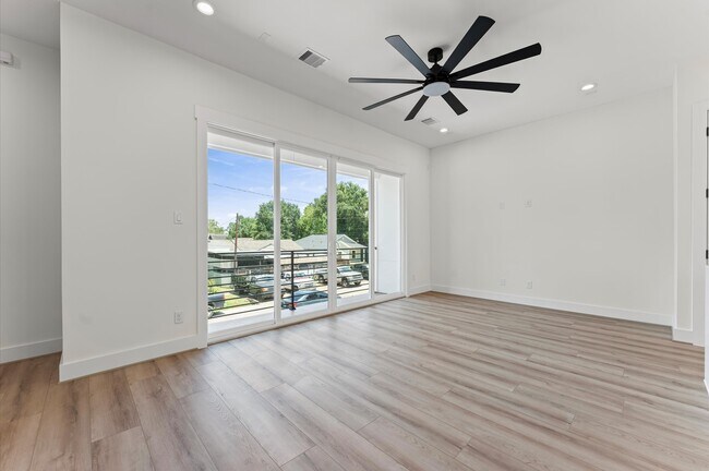 Photo - 4104 Alice St