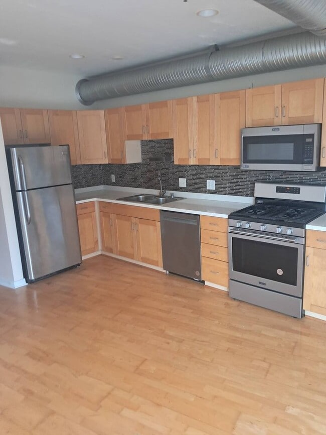 Building Photo - 2080 N Commerce St Rental
