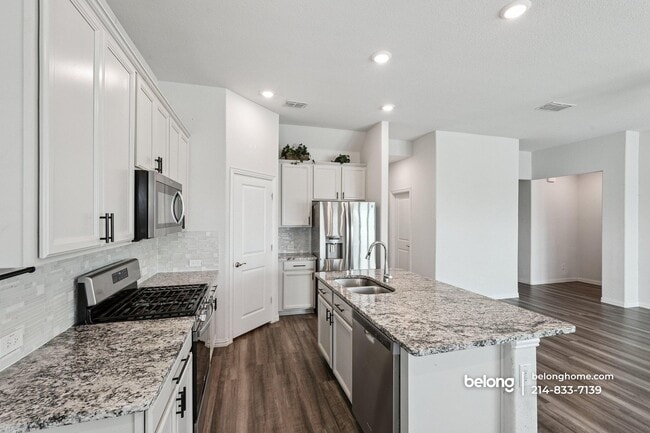 Building Photo - 2115 Clarion Dr