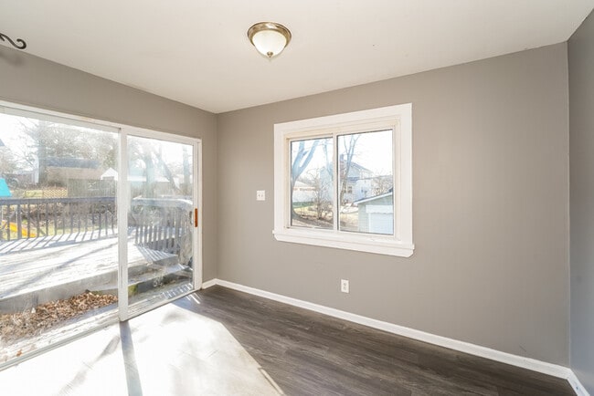 Photo - 788 Saxon Ave